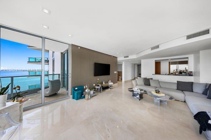 JADE RESIDENCES AT BRICKE - Residential