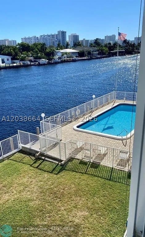 3100 NE 49th St 510