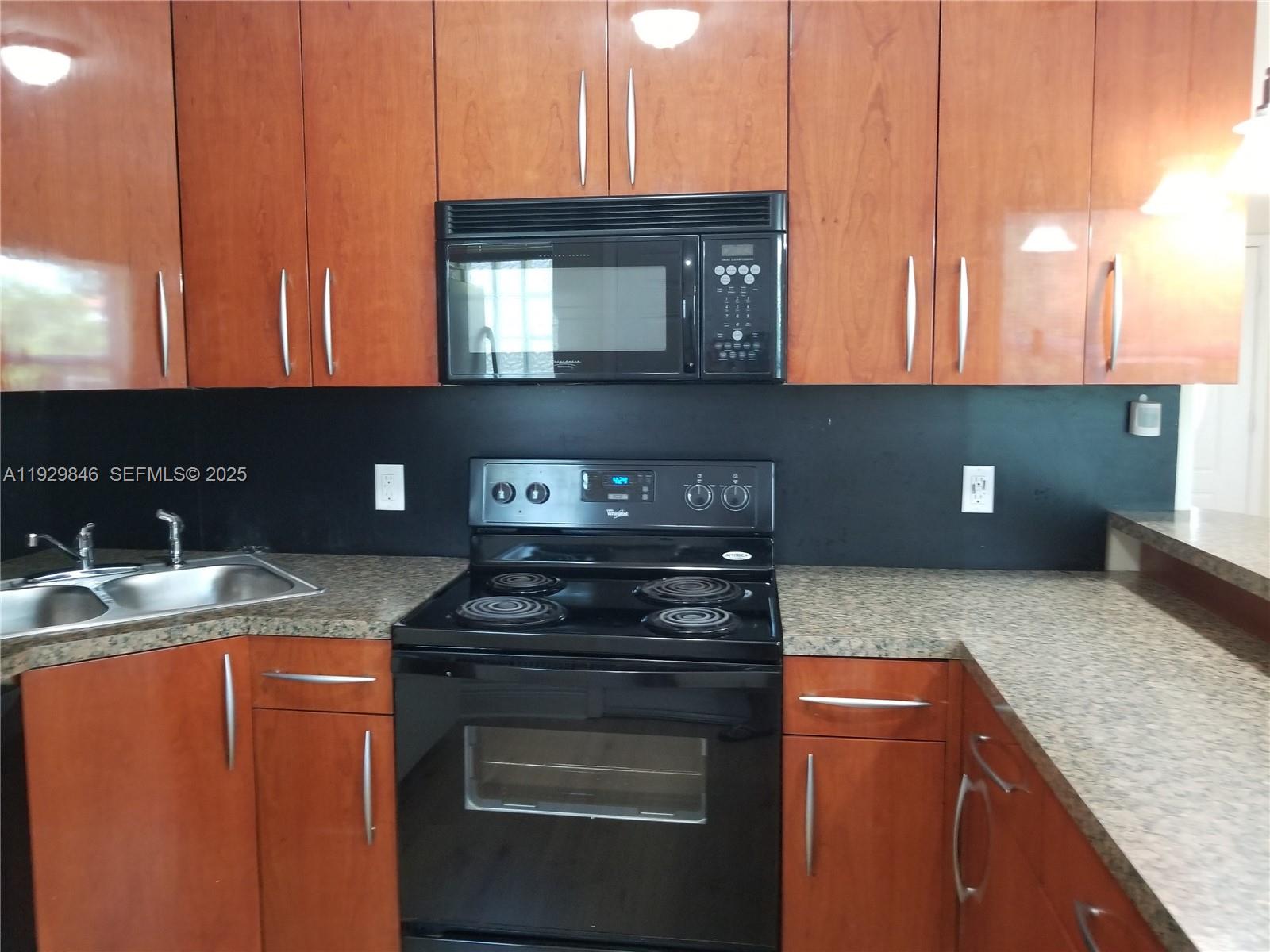 BISCAYNE VILLAGE HEIGHTS - Residential Lease