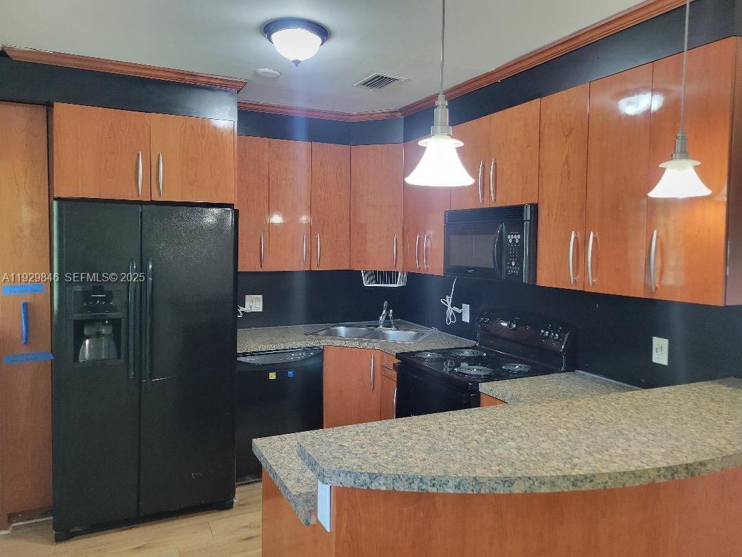 BISCAYNE VILLAGE HEIGHTS - Residential Lease