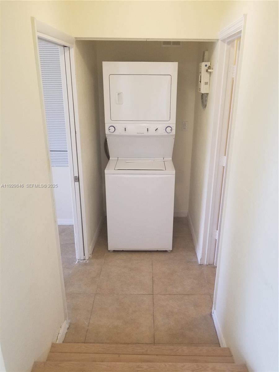 BISCAYNE VILLAGE HEIGHTS - Residential Lease