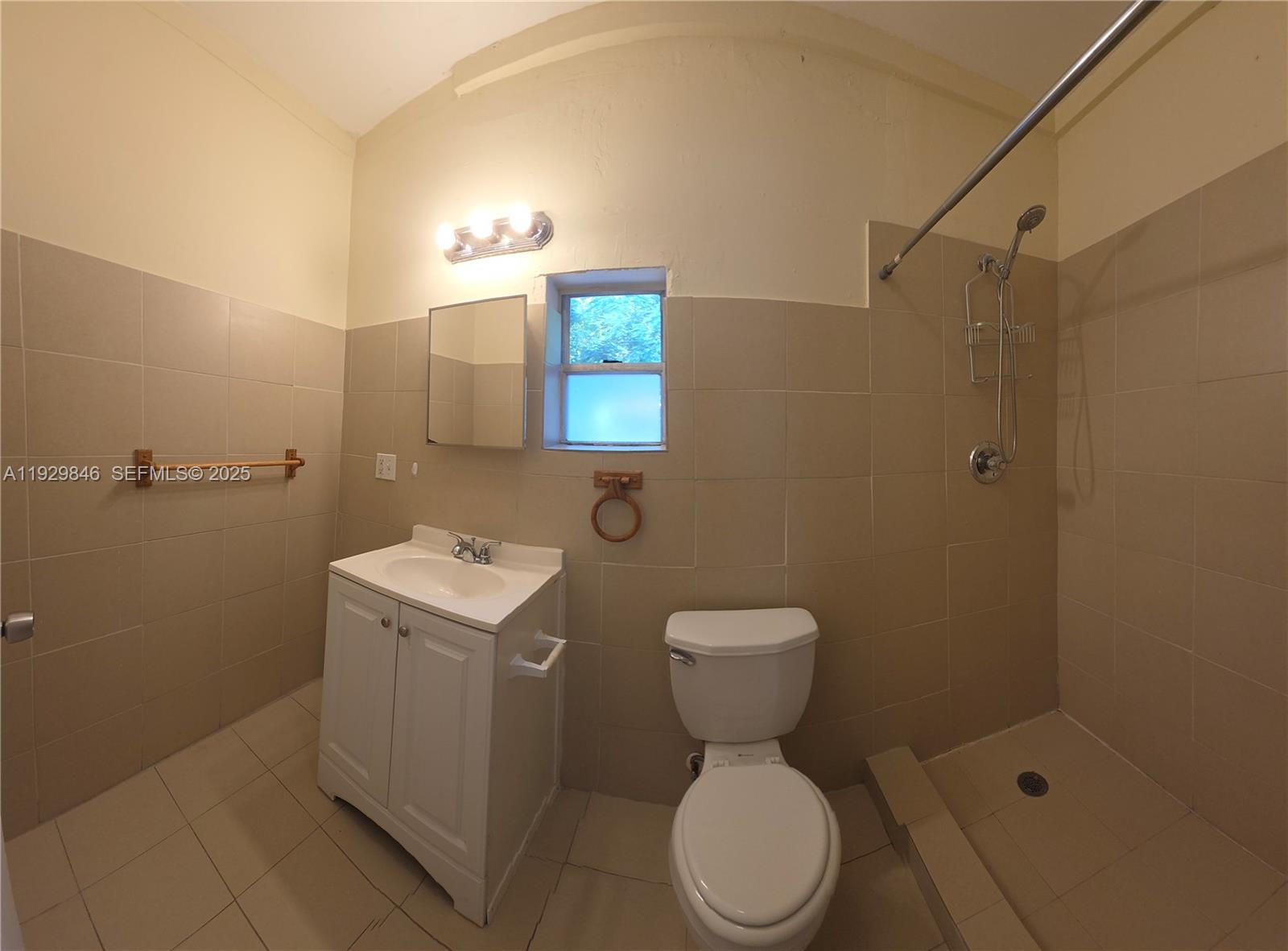 BISCAYNE VILLAGE HEIGHTS - Residential Lease