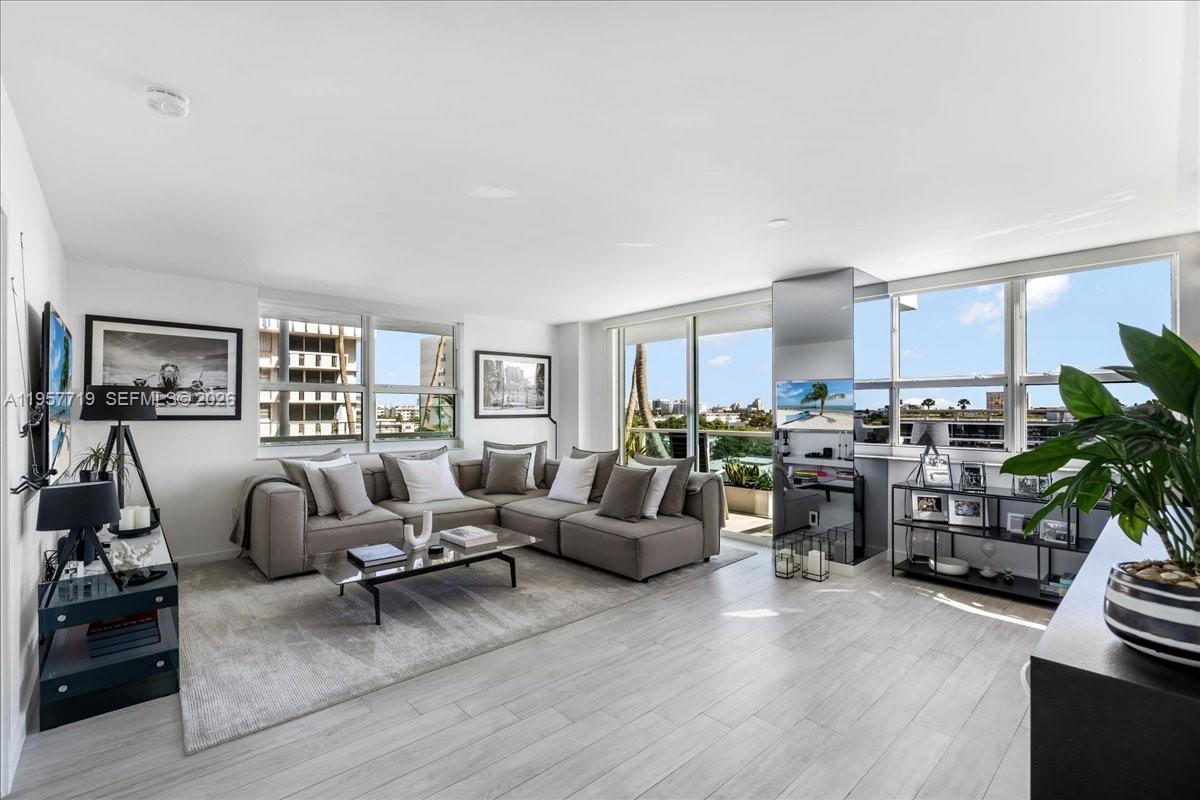 THE FLORIDIAN CONDO - Residential