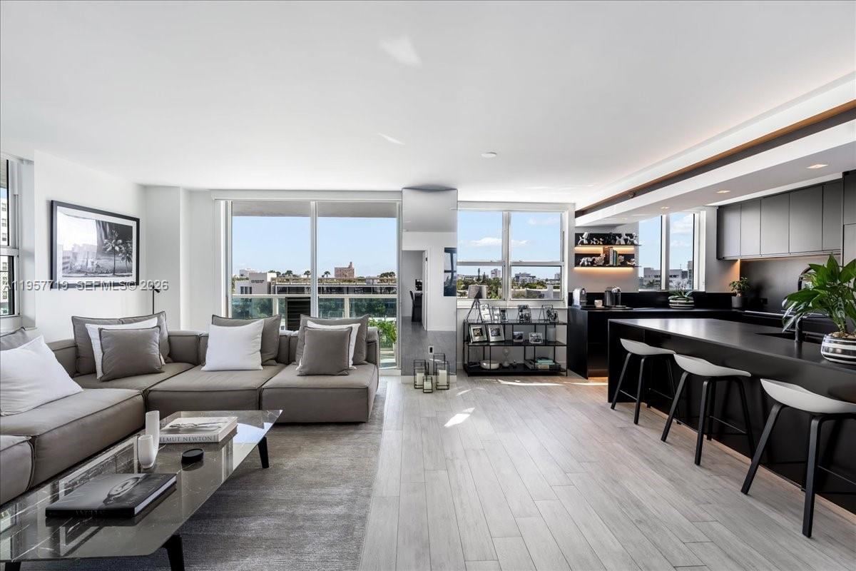 THE FLORIDIAN CONDO - Residential