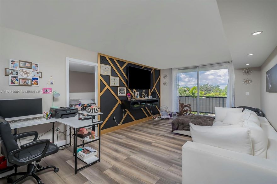 Perfect investor opportunity!!! Step into easy condo living with this fully updated 2 bed, 2 bath unit in Three Horizons East. This beautiful home boasts a spacious family/dining area, a new kitchen perfect for hosting, and an oversized primary bedroom paired with a luxurious bathroom and walk-in closet. The split floor plan gives the 2nd bedroom privacy from the living areas with an additional walk-in closet. 2nd bathroom is also beautifully renovated. Enjoy the relaxing pool view from the private balcony. Washer/dryer and storage unit conveniently located next to elevators on the same floor.