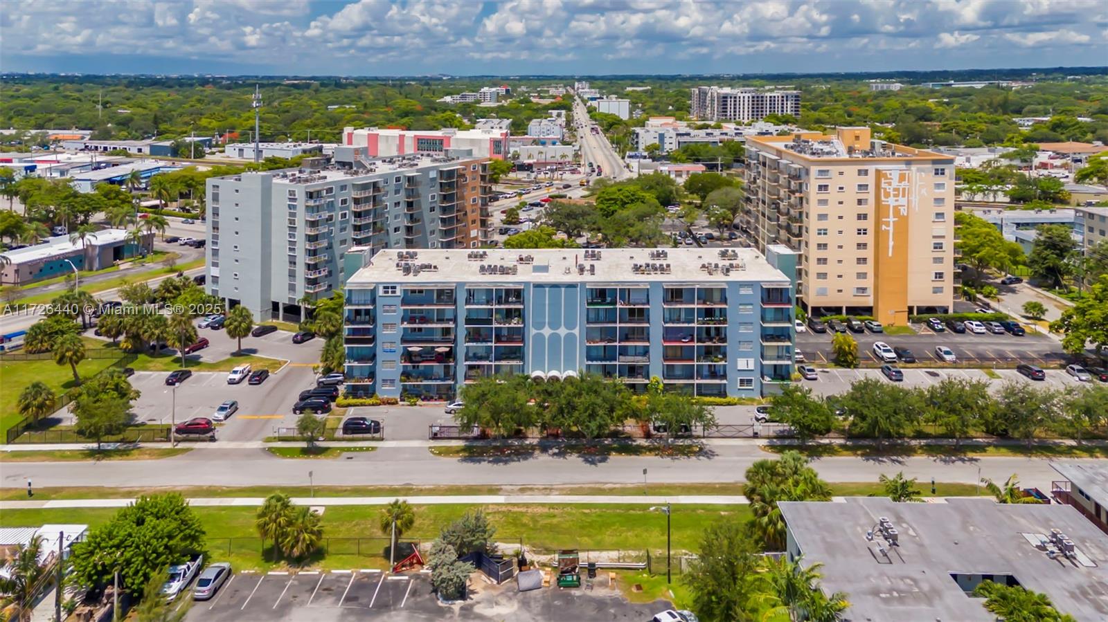 THREE HORIZONS EAST CONDO - Residential