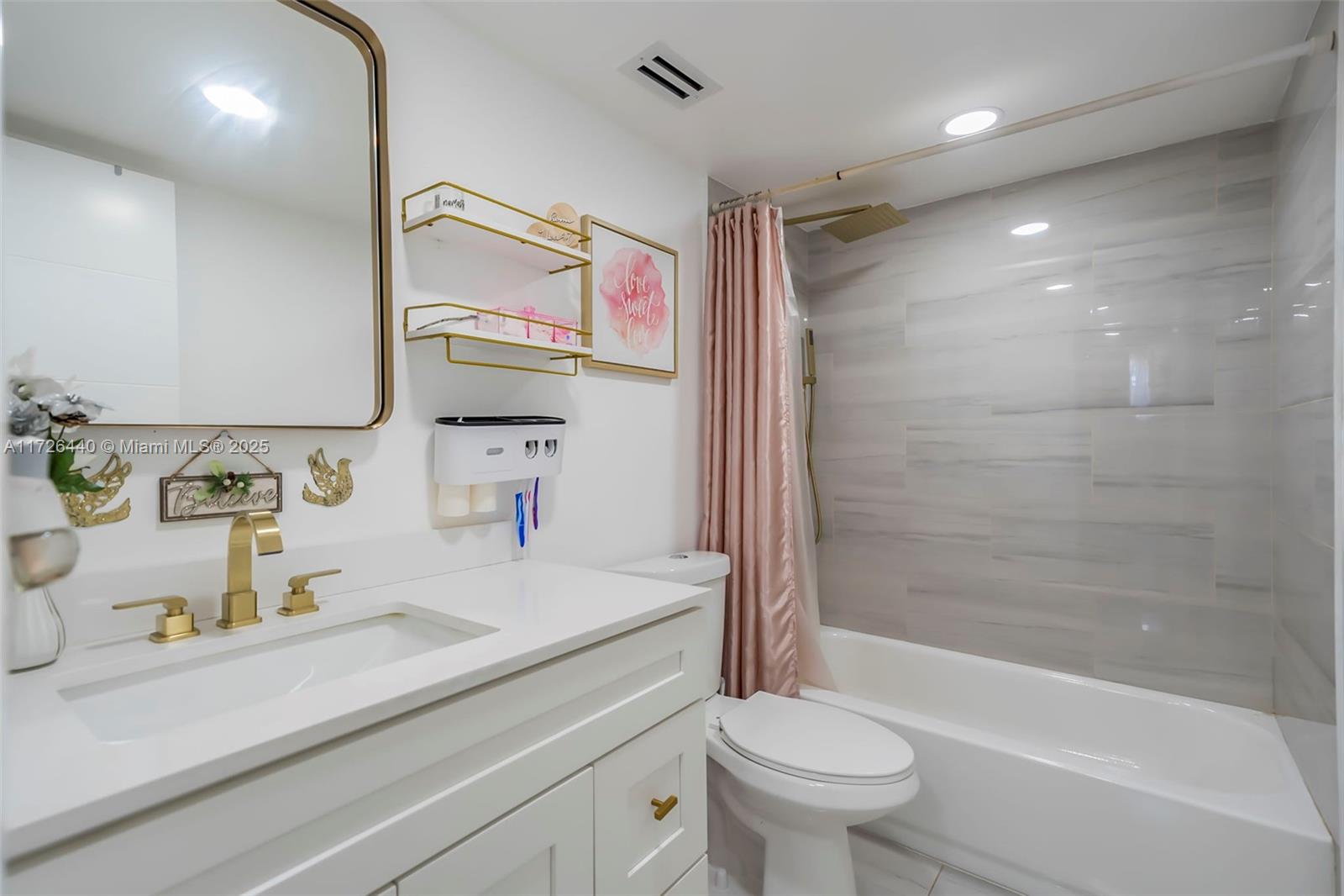 THREE HORIZONS EAST CONDO - Residential