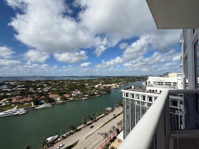 4779 Collins Ave 2506