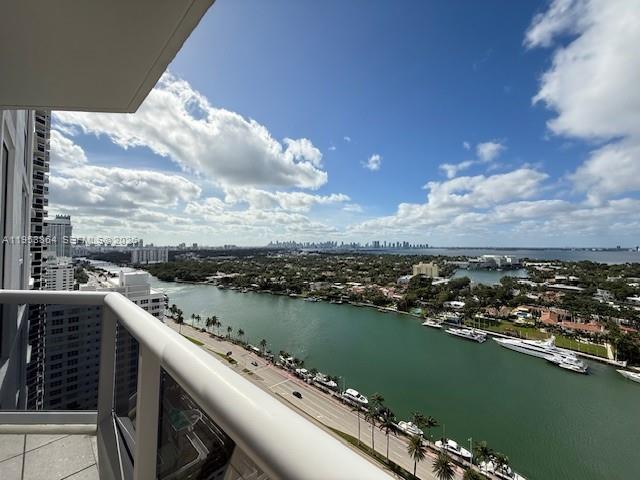 4779 Collins Ave 2506