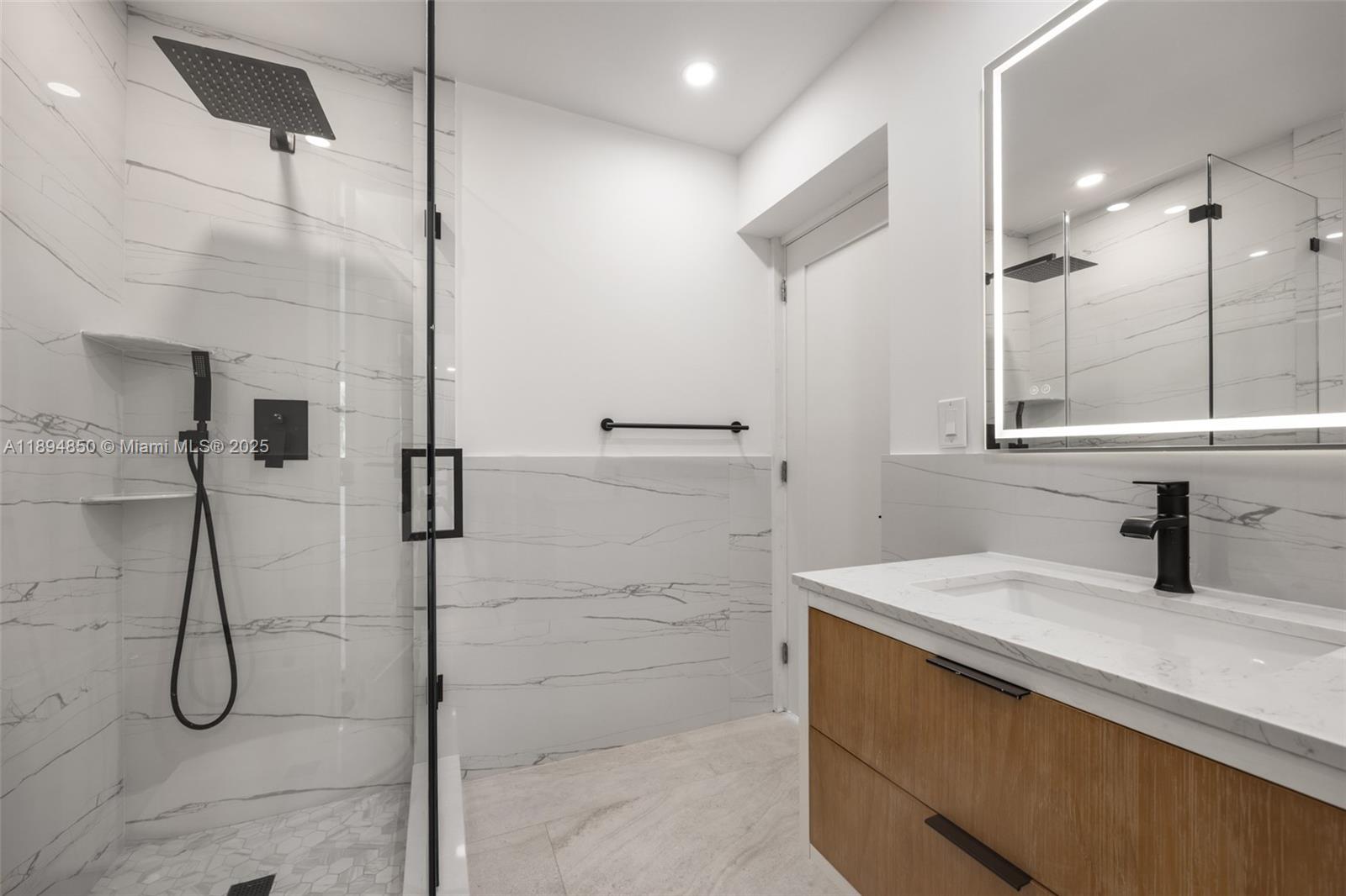 BRICKELL ESTATES - Residential Lease