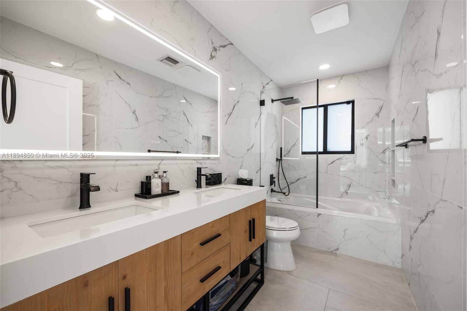 BRICKELL ESTATES - Residential Lease