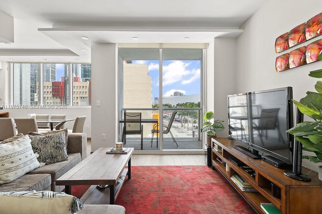 244 Biscayne Blvd 402