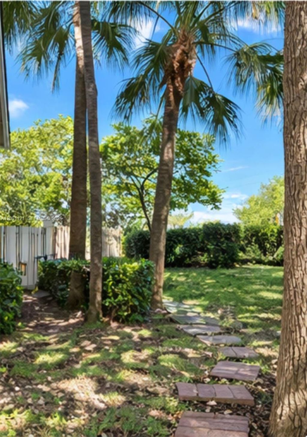 Photo of 1125 Butternut Ln, Hollywood, FL 33019 (MLS # A12001121)