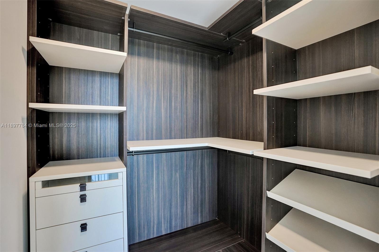 MERRICK MANOR - Residential Lease