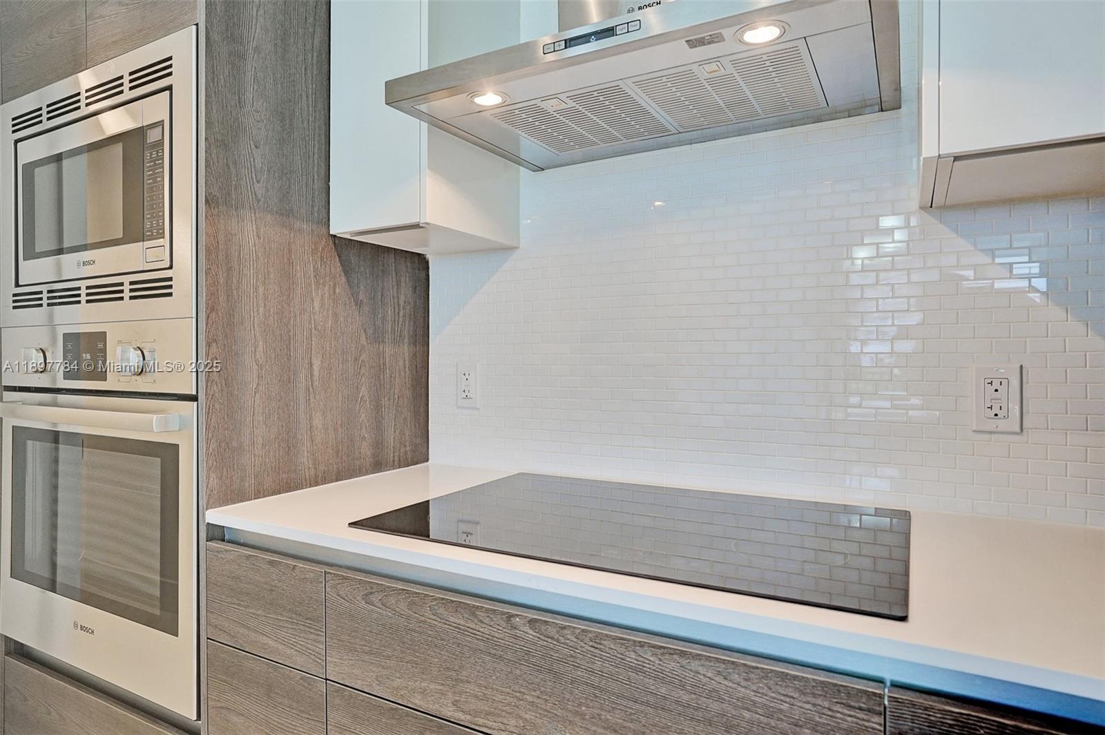 MERRICK MANOR - Residential Lease