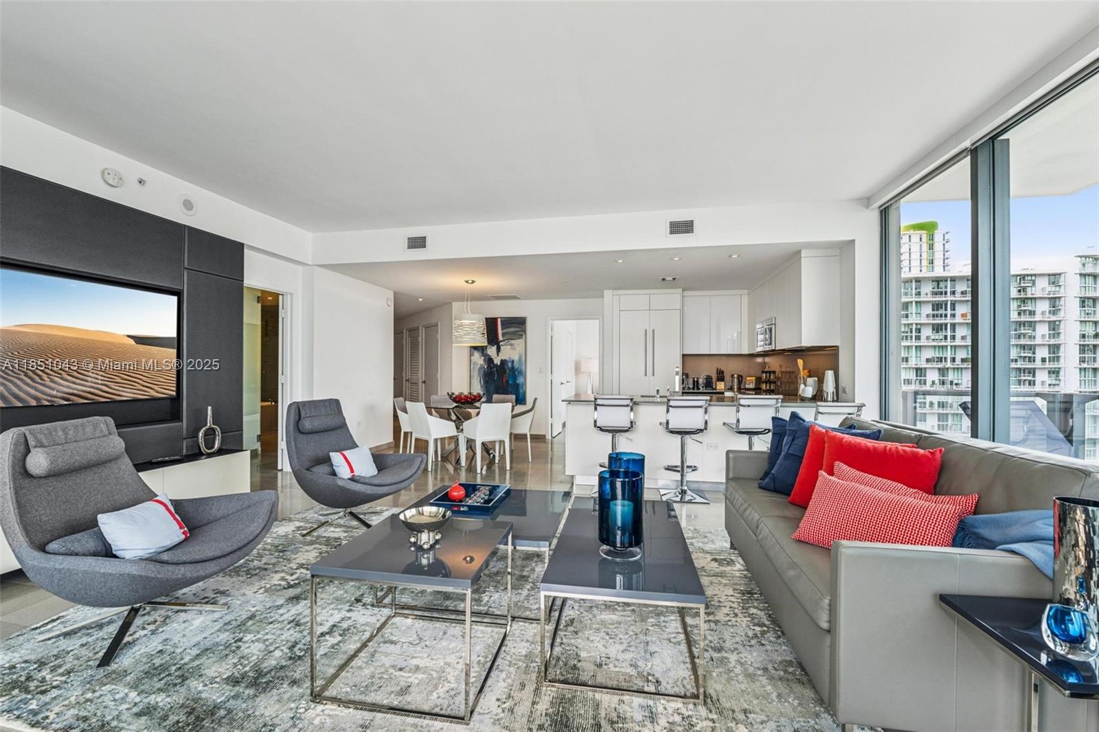 88 SW 7th St 2111