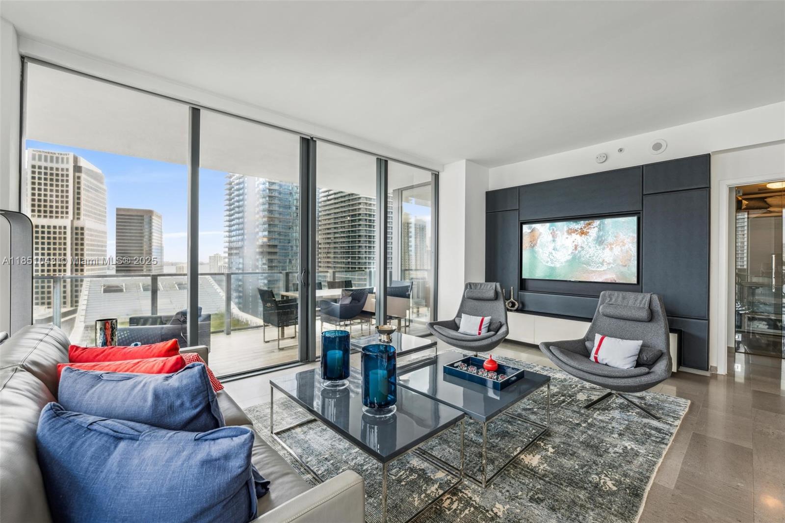 88 SW 7th St 2111