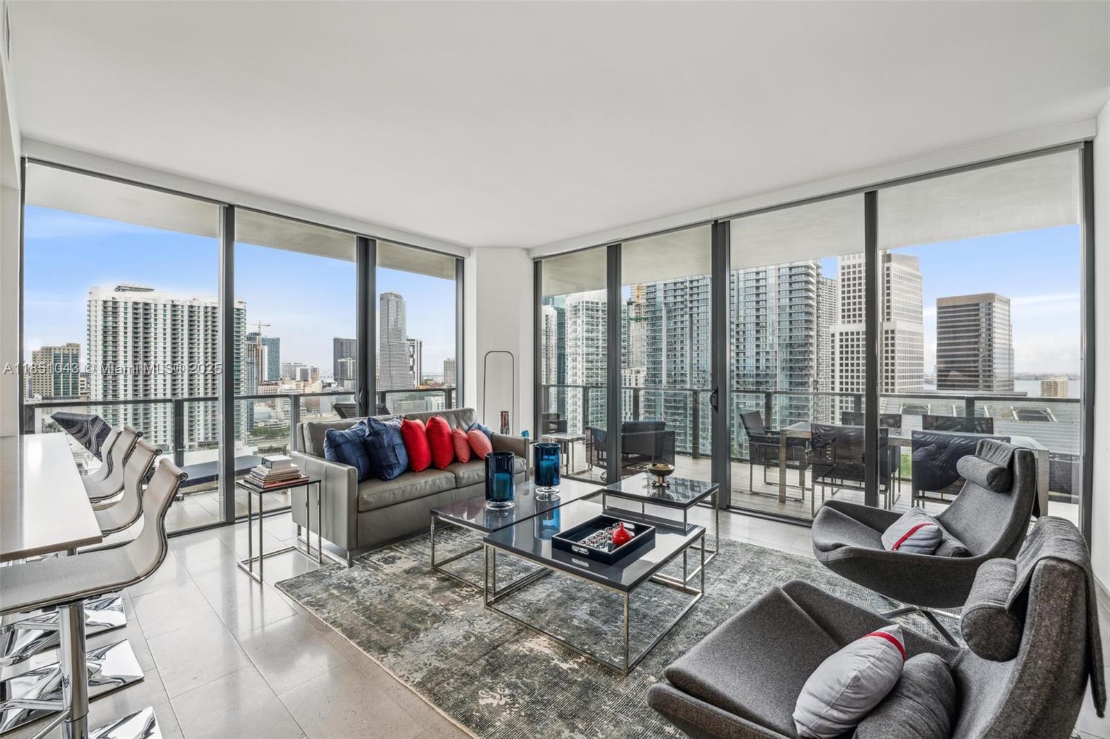 88 SW 7th St 2111