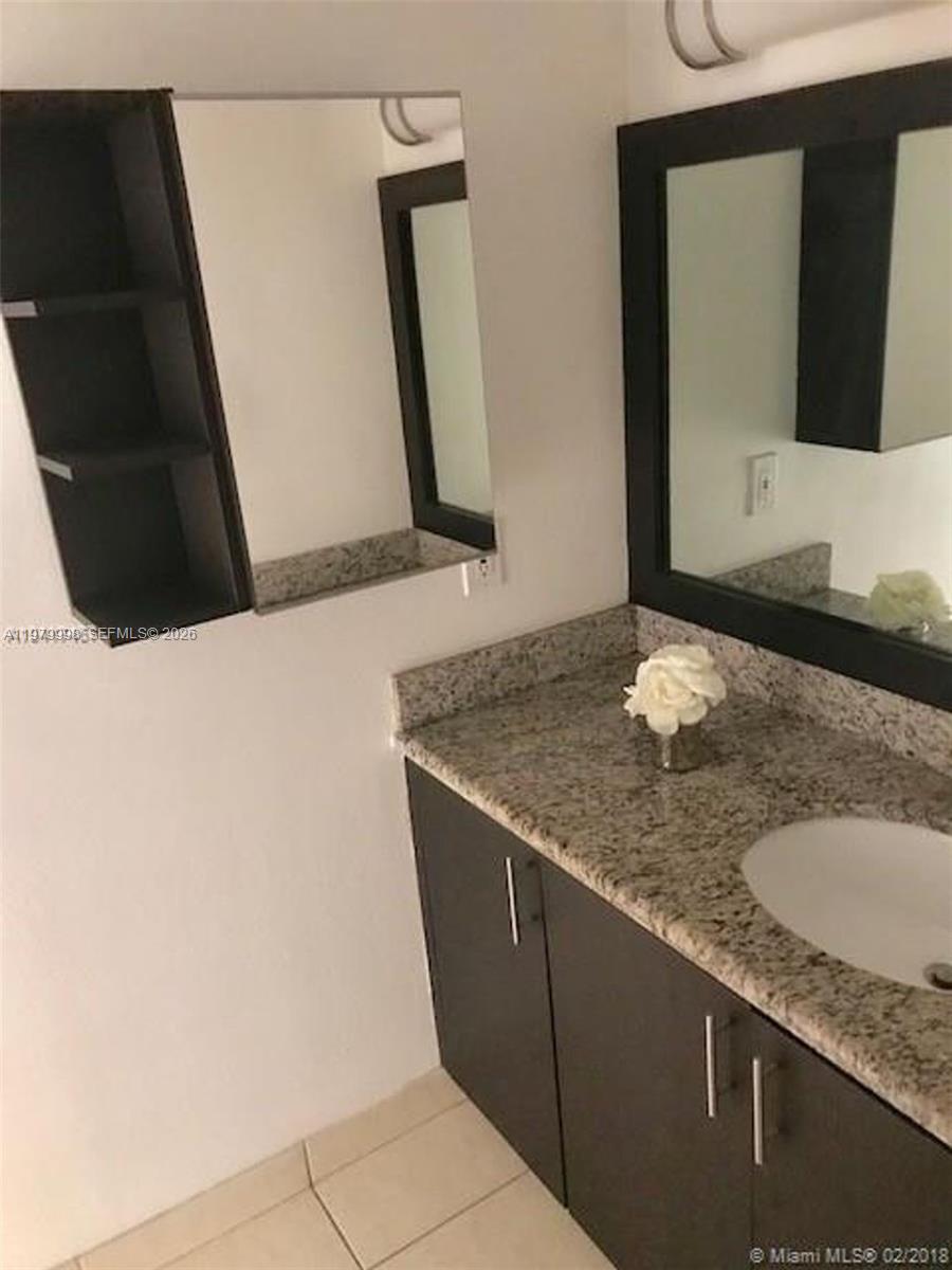 4015 NW 87th Ave 4015