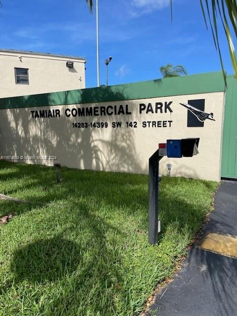 ONE of the best warehouses in area, NEAR TAMIAMI AIRPORT .close to everything, expressway, bus stop, Kendall regional airport, walking distance to Londan square shopping center. very clean warehouses. no automotive. low maintenance fee.