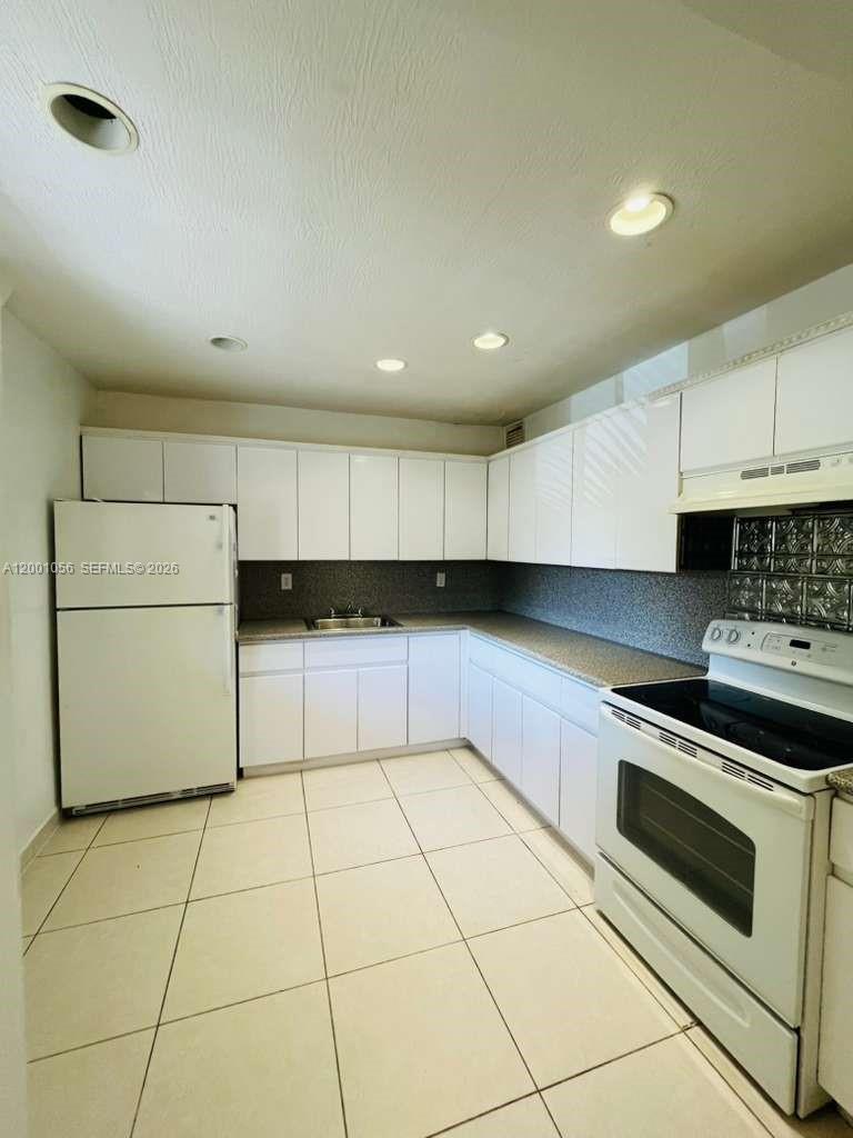 ATLANTIC SHORES DIXIE HIG - Residential Lease