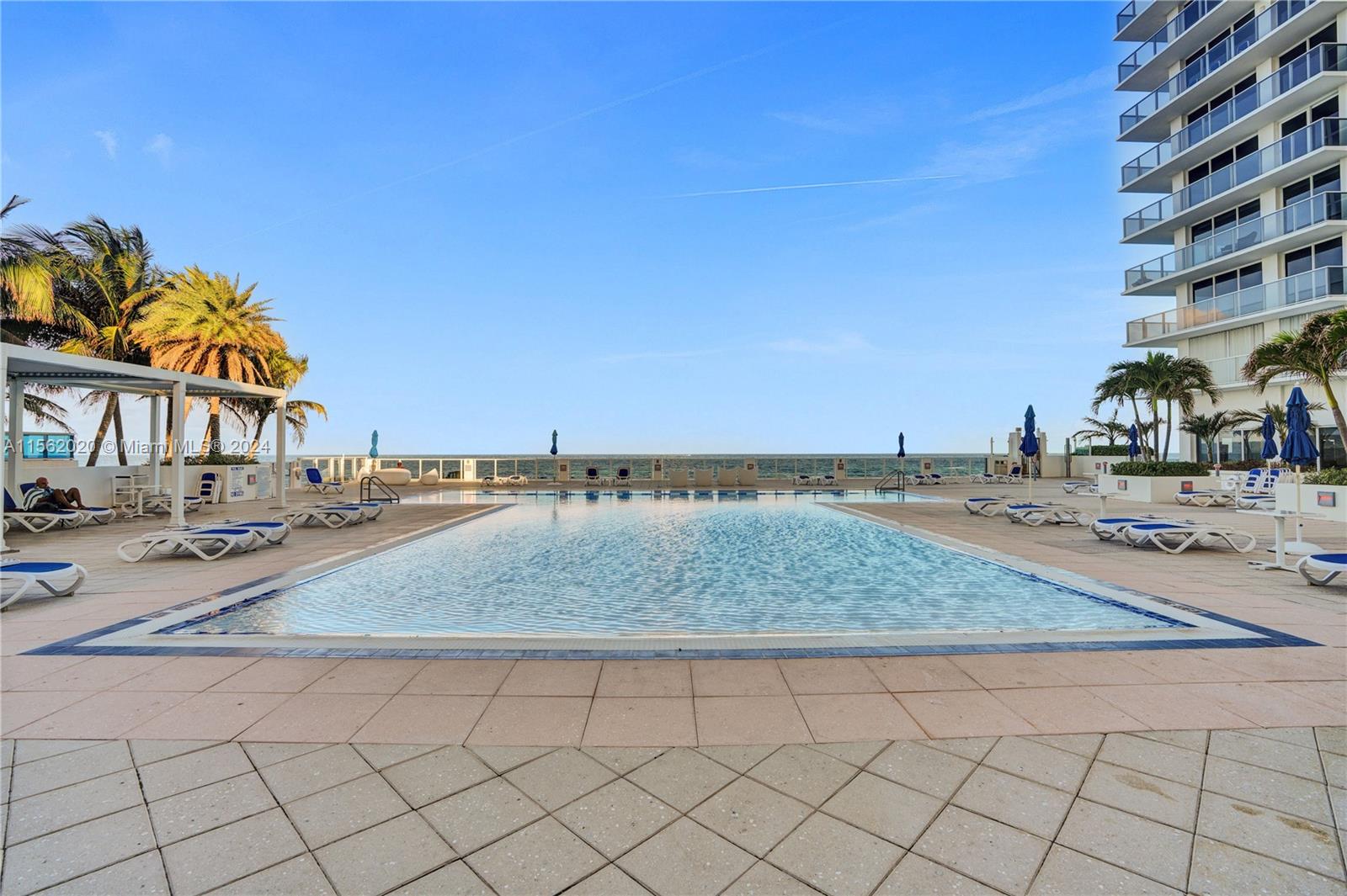 AQUARIUS CONDO - Residential