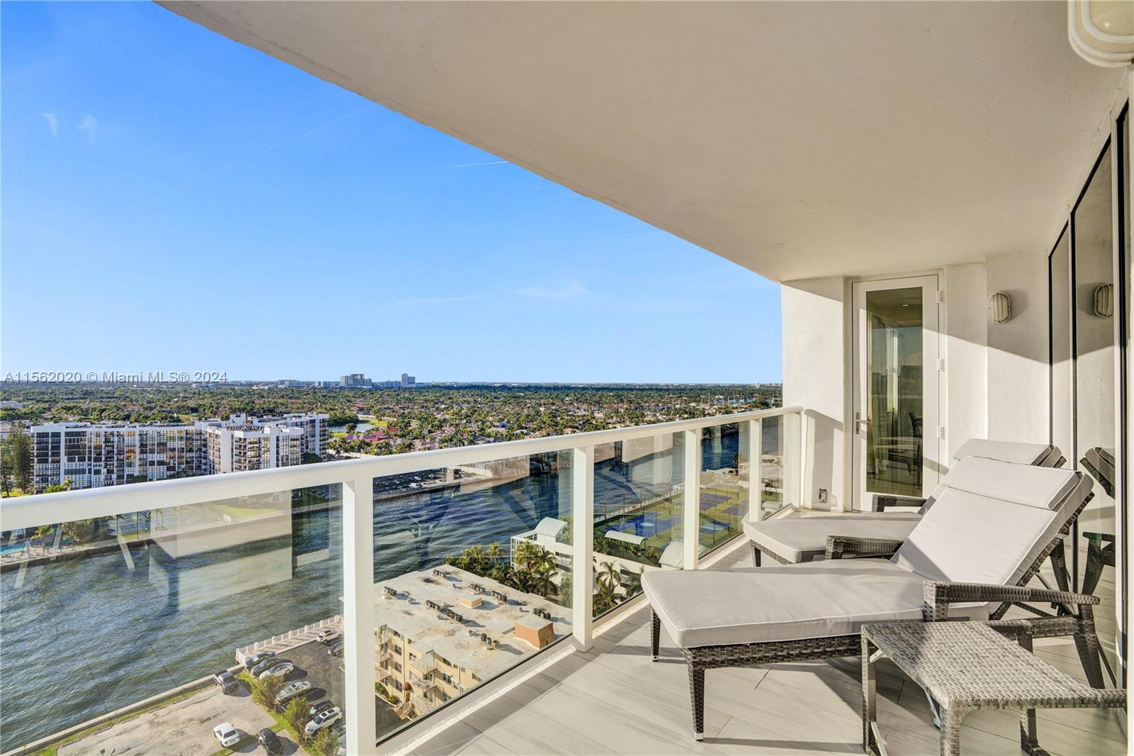 AQUARIUS CONDO - Residential