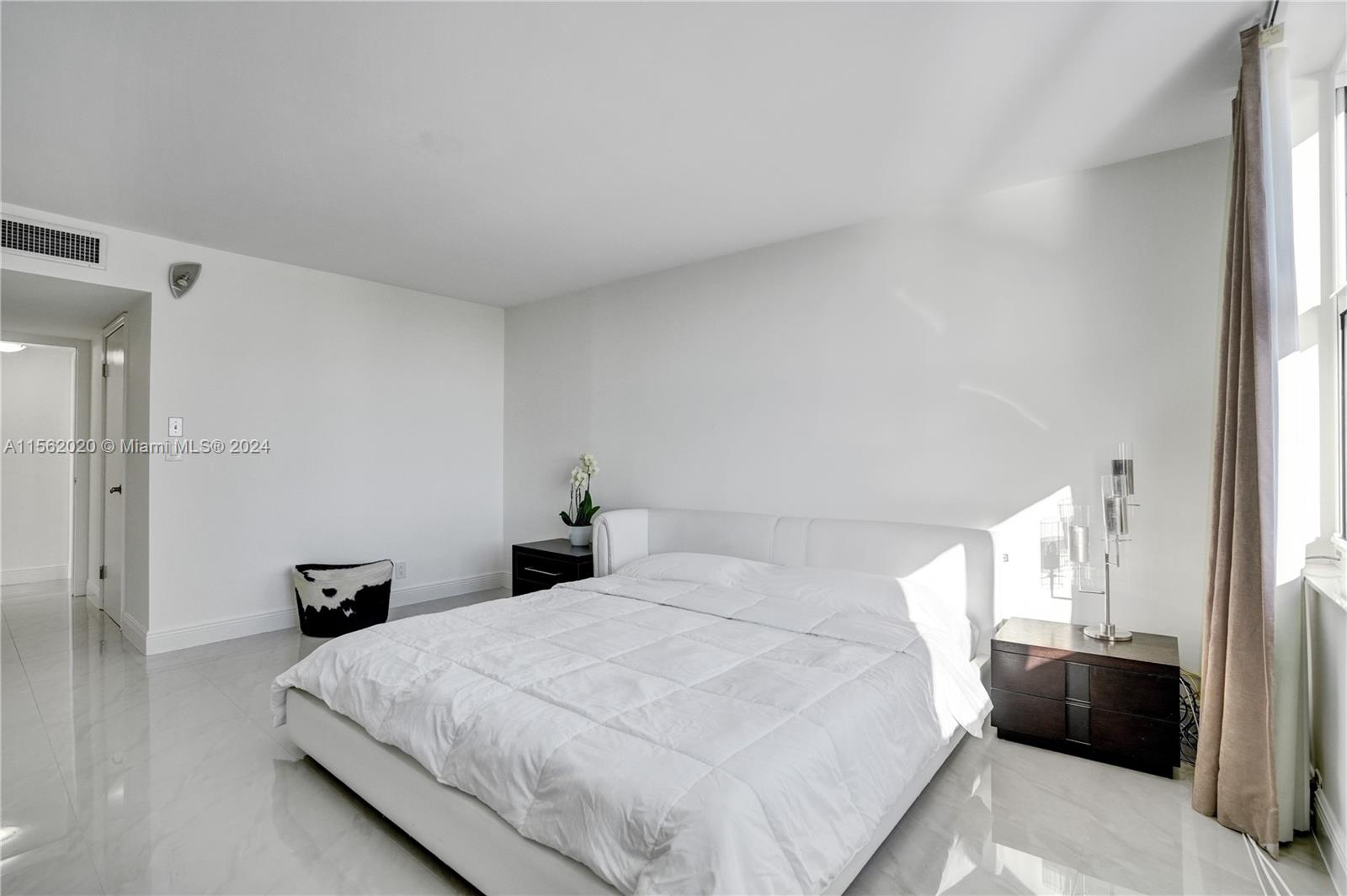AQUARIUS CONDO - Residential