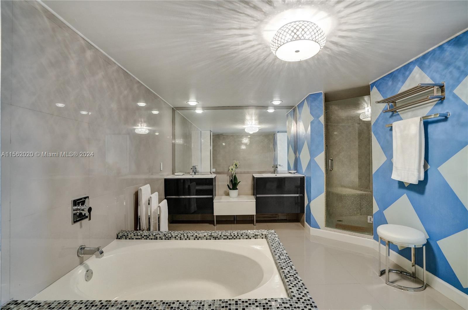 AQUARIUS CONDO - Residential