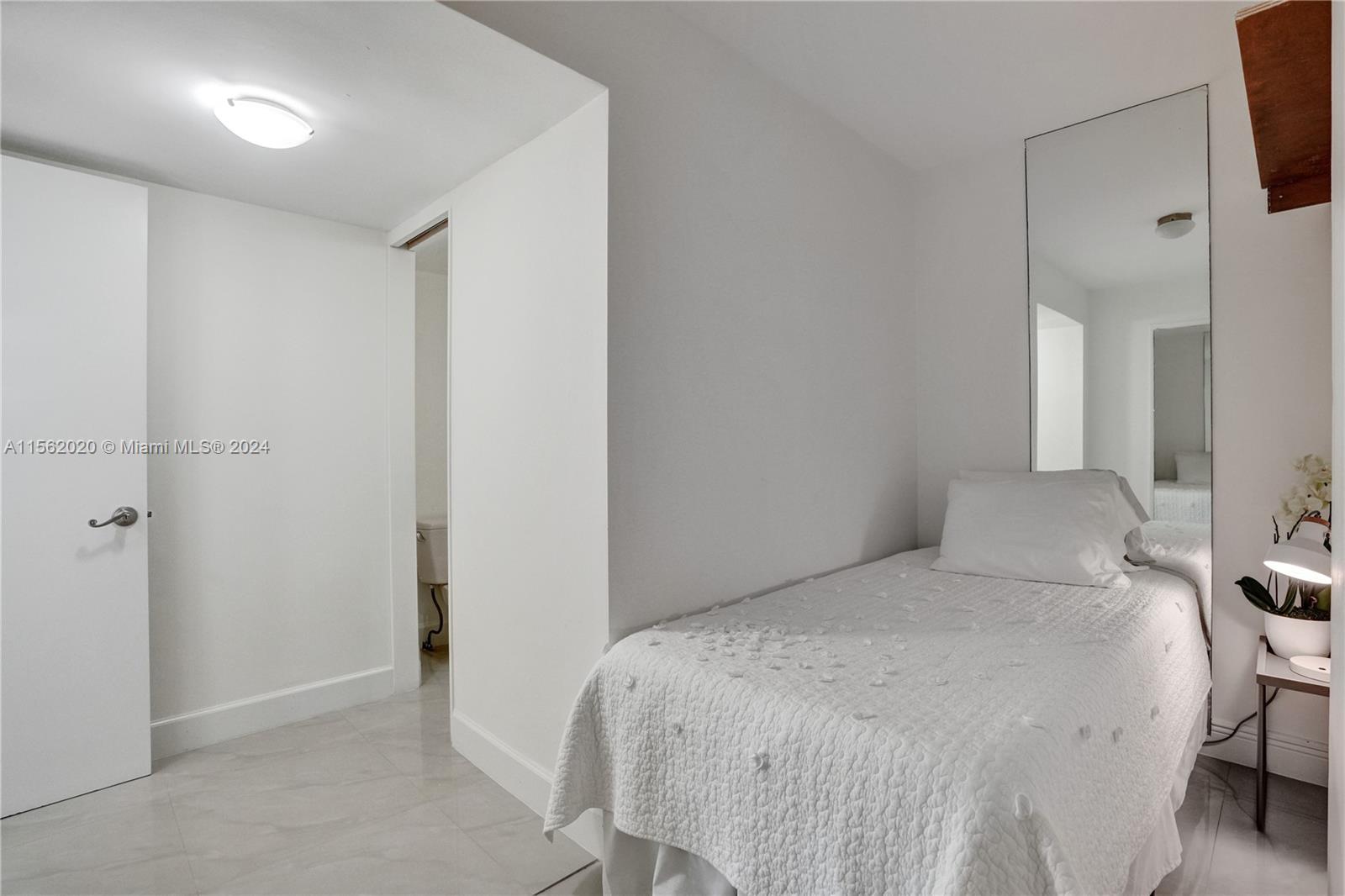 AQUARIUS CONDO - Residential