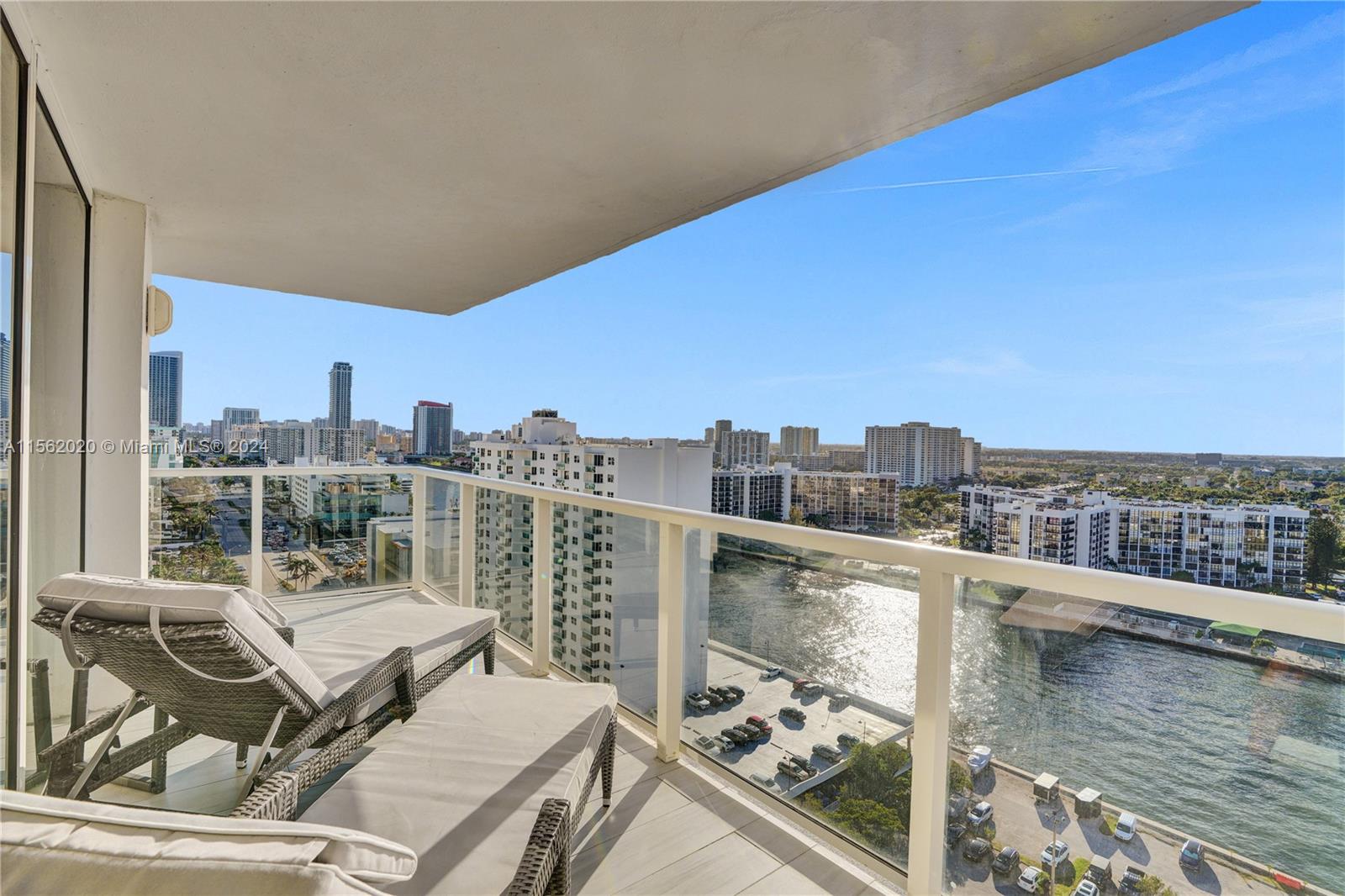 AQUARIUS CONDO - Residential