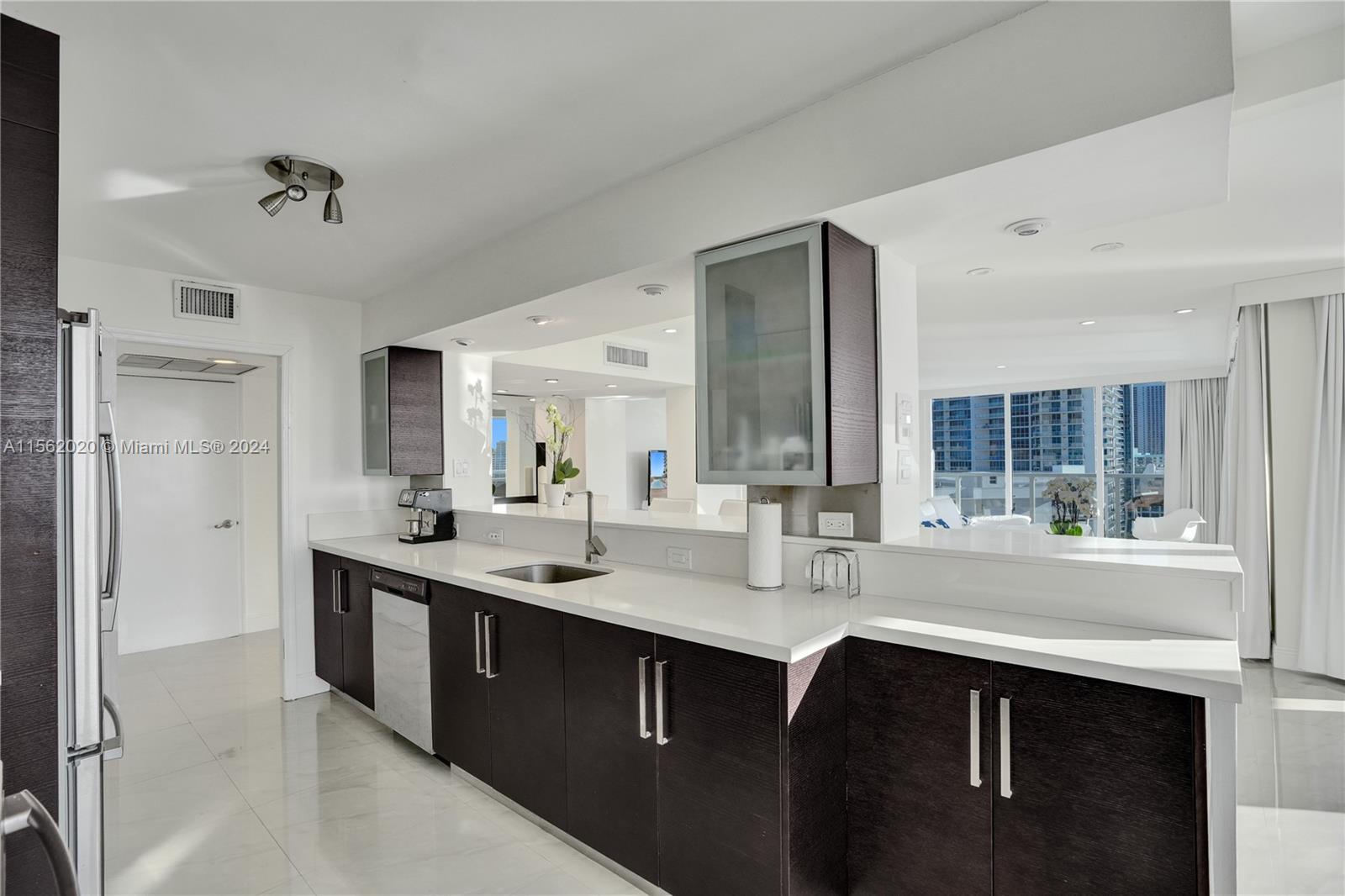 AQUARIUS CONDO - Residential