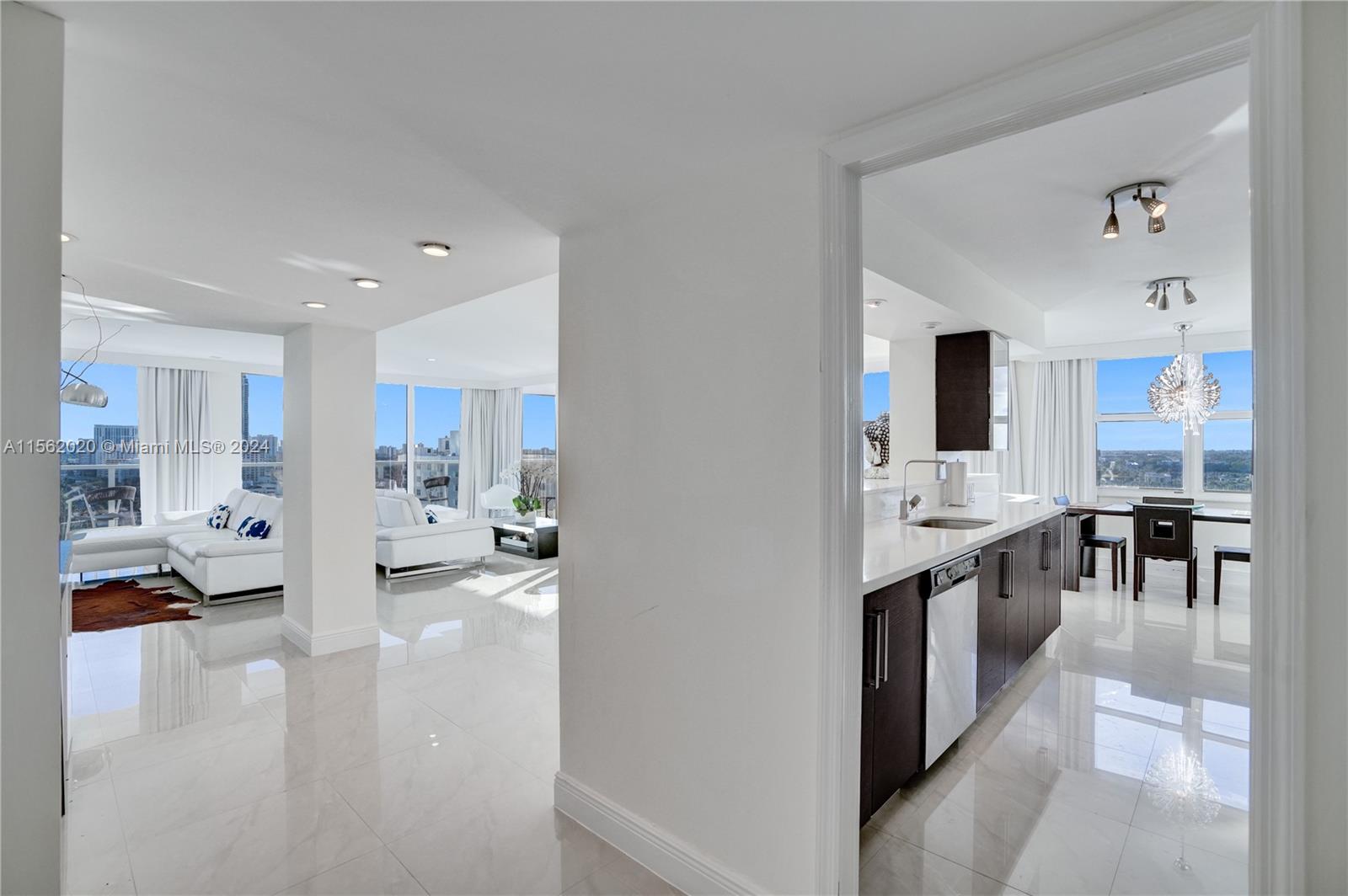 AQUARIUS CONDO - Residential
