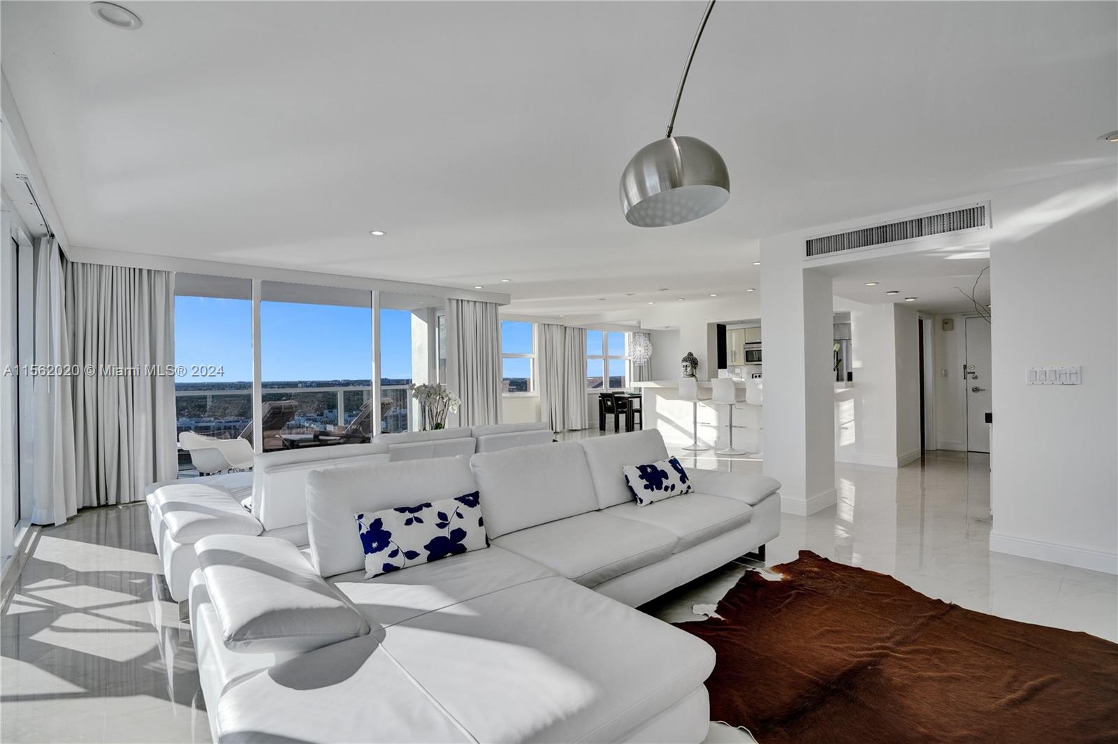 AQUARIUS CONDO - Residential