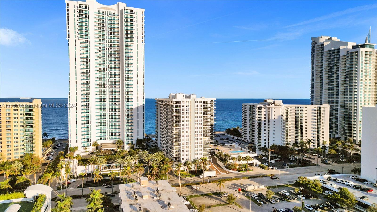 AQUARIUS CONDO - Residential