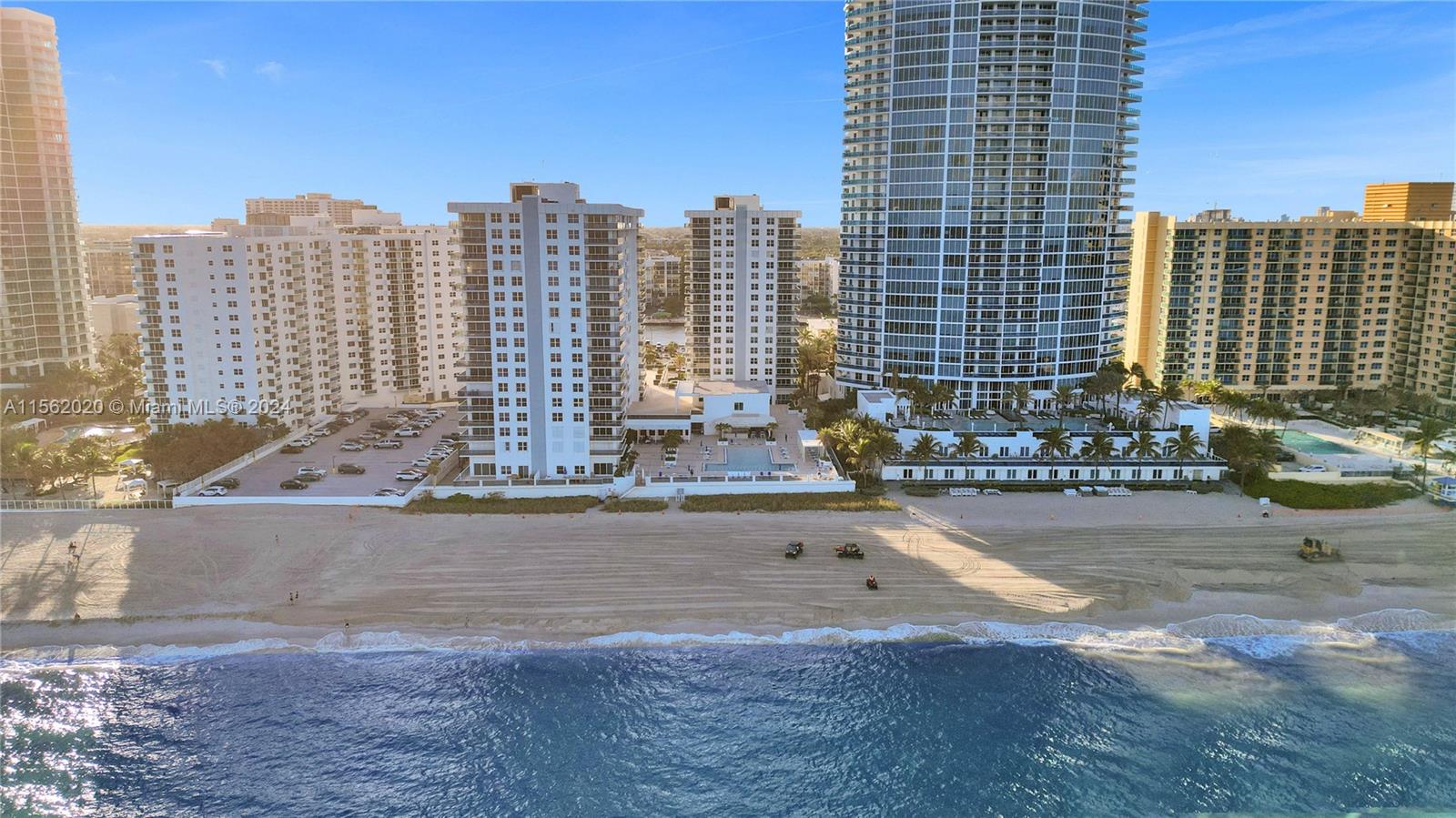 AQUARIUS CONDO - Residential