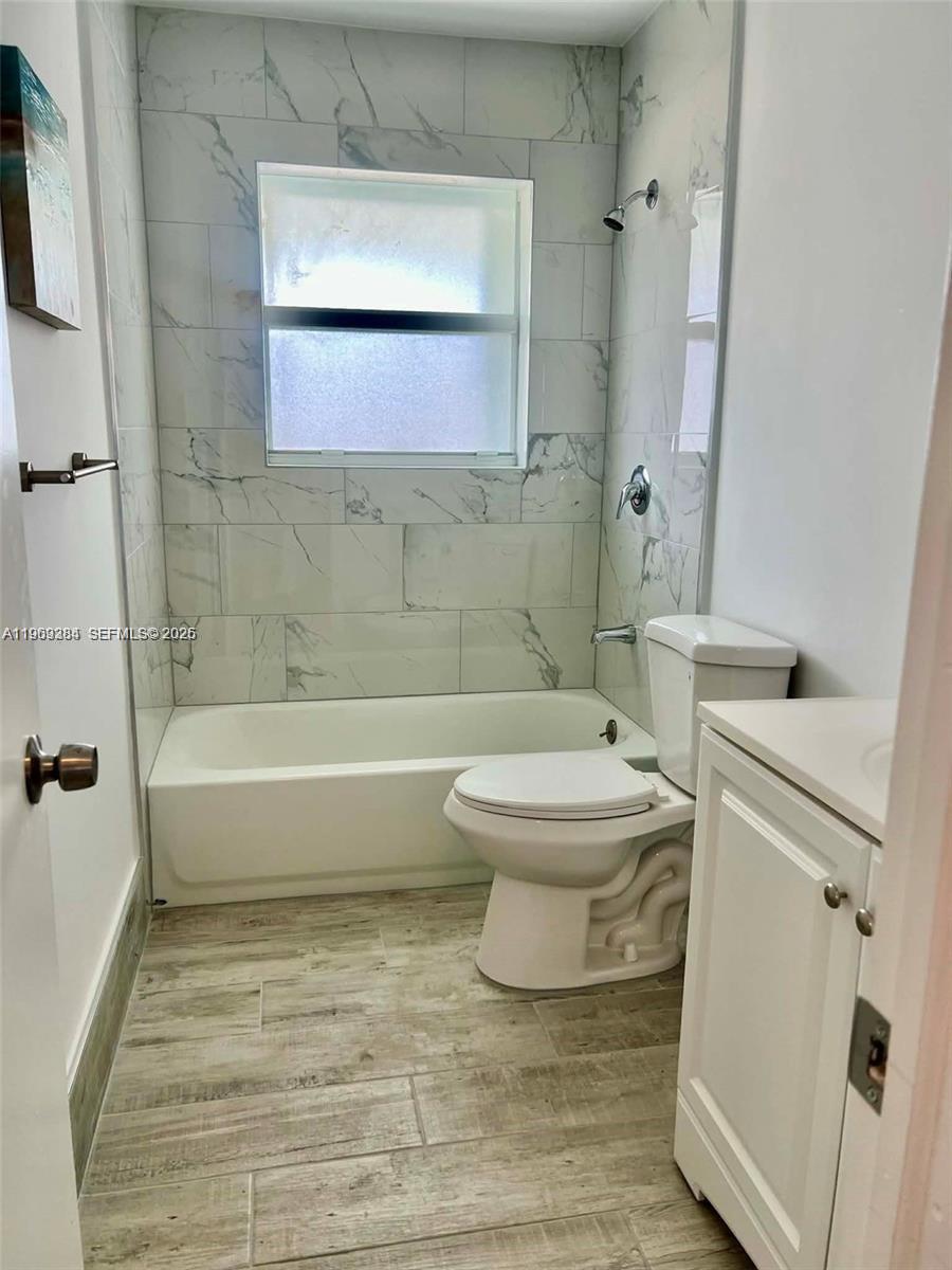 COMMONWEALTH MANOR - Residential