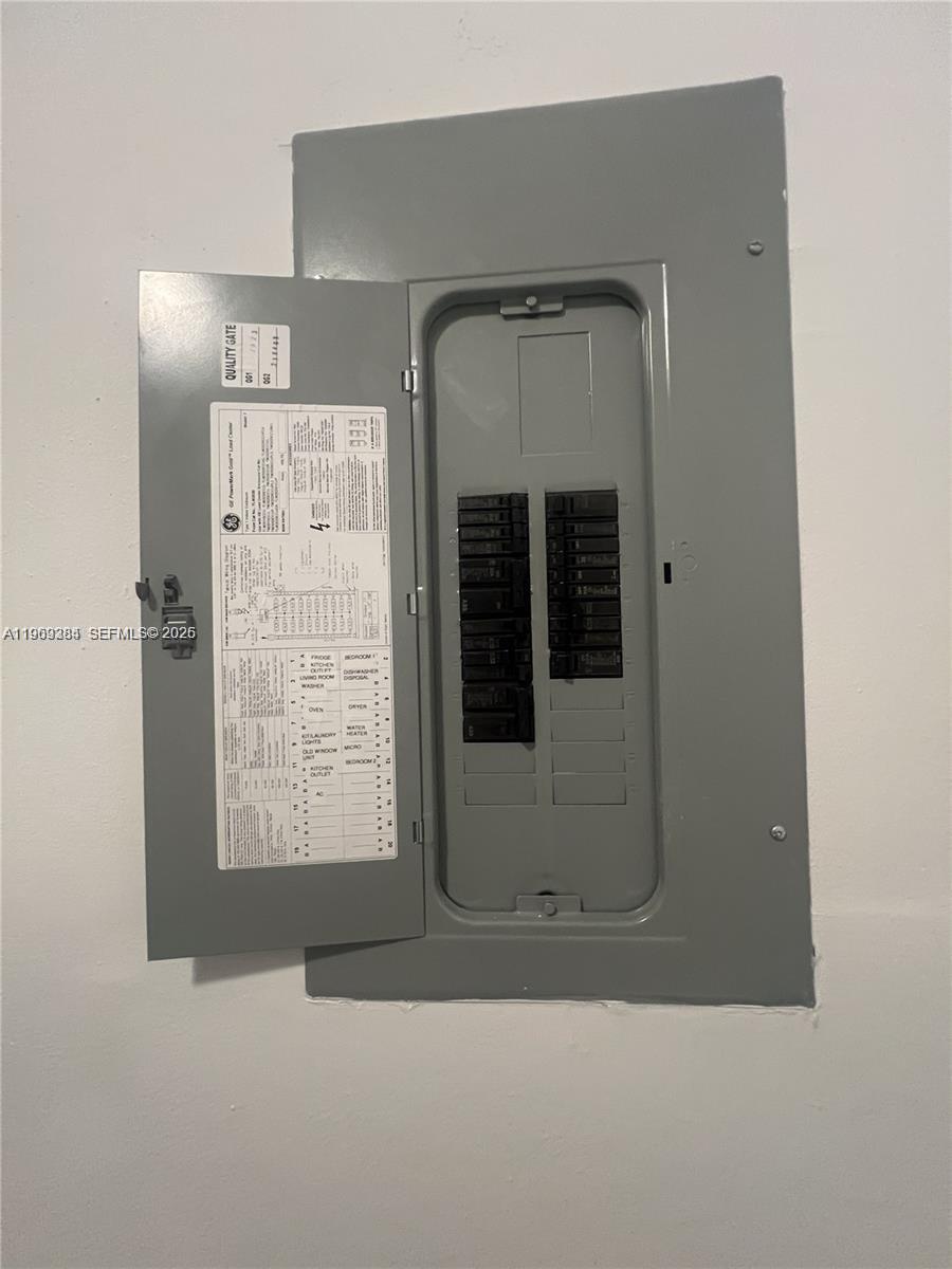 COMMONWEALTH MANOR - Residential