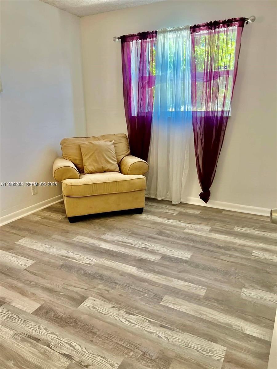 COMMONWEALTH MANOR - Residential