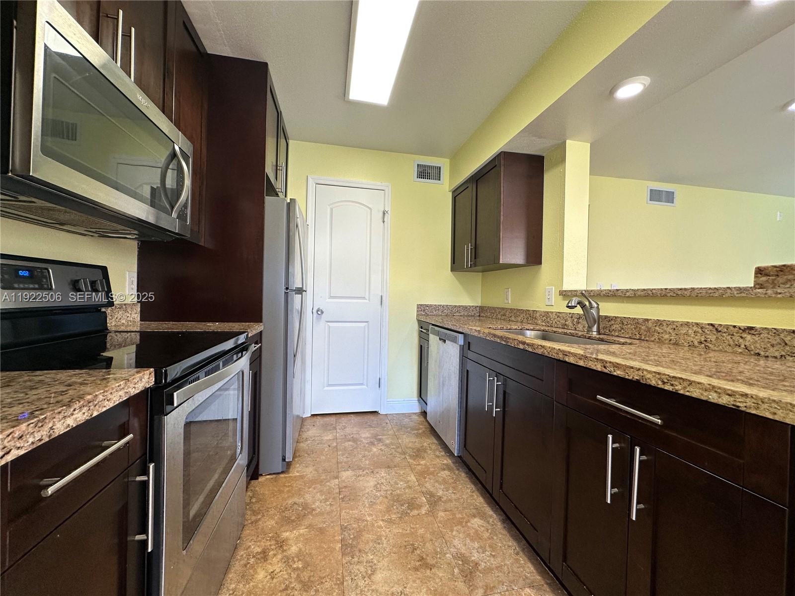 SAILBOAT POINTE CONDO - Residential Lease