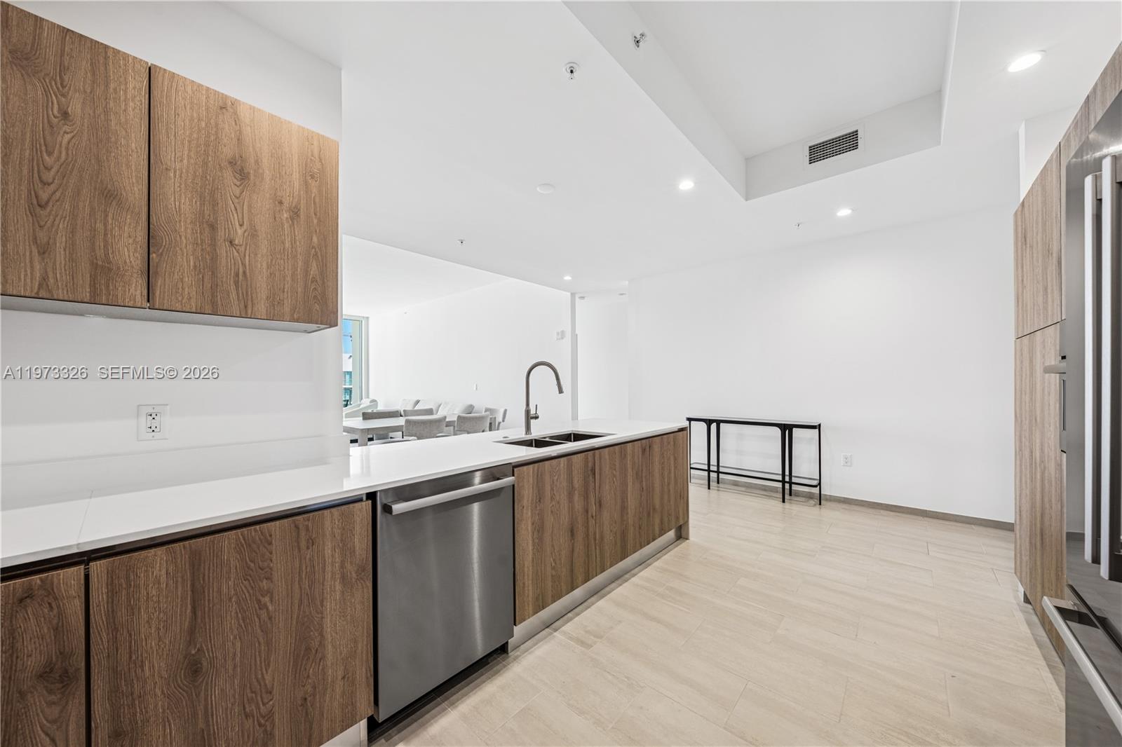 10281 W Bay Harbor Dr PH1