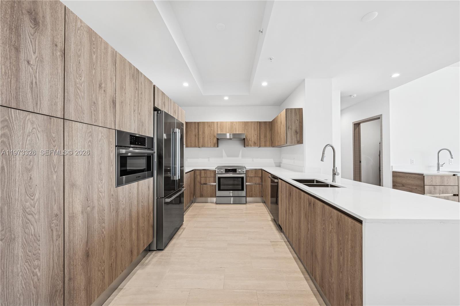 10281 W Bay Harbor Dr PH1