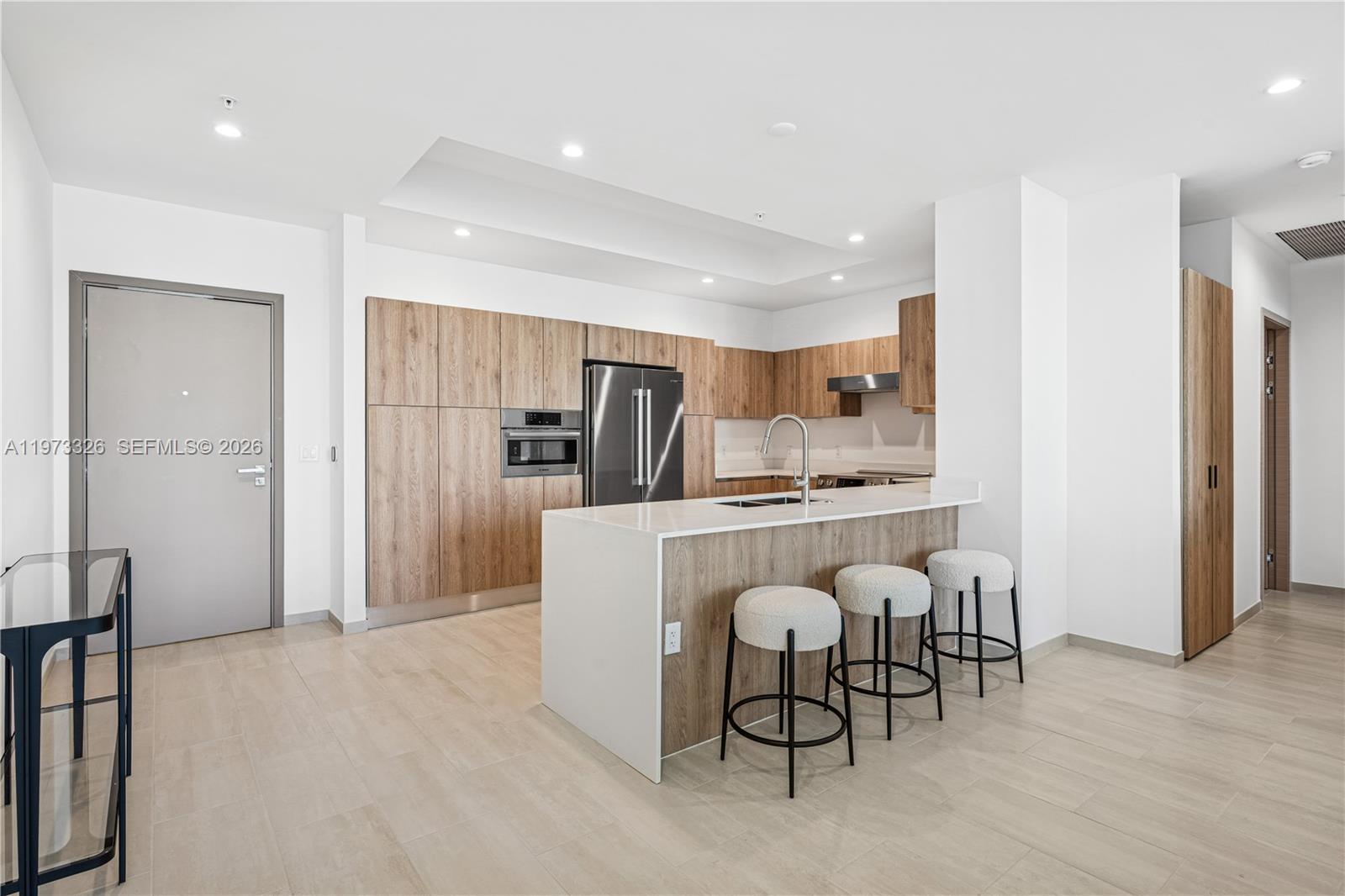 10281 W Bay Harbor Dr PH1