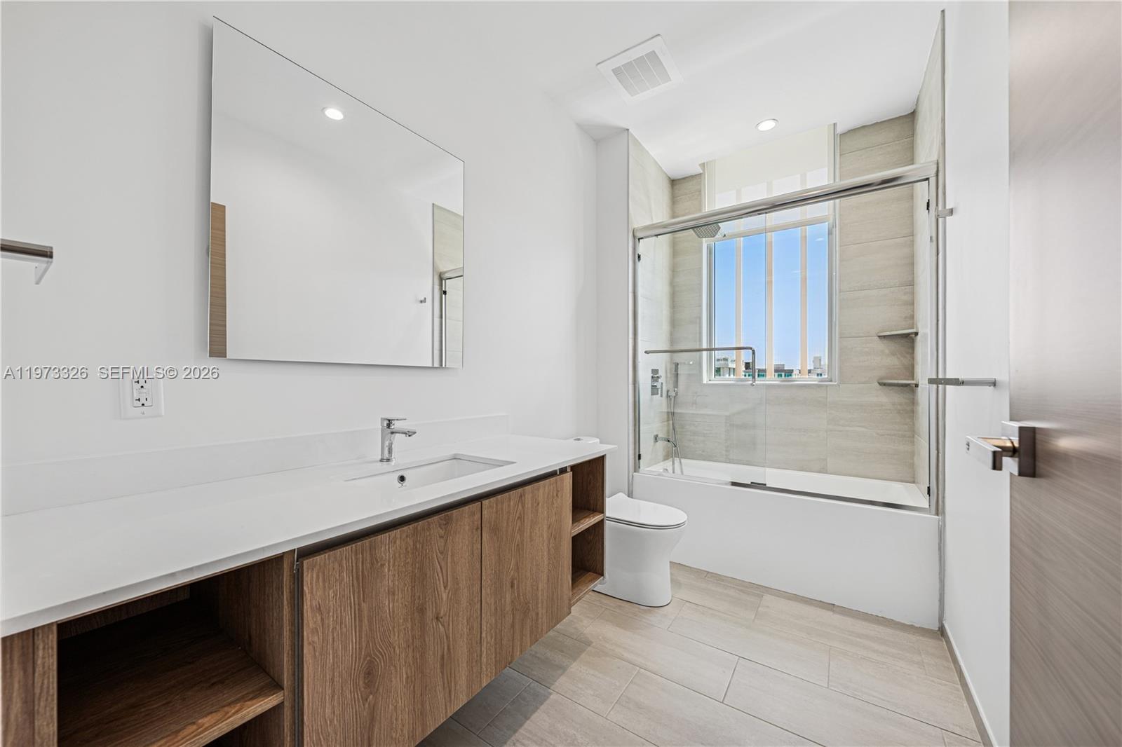 BAY HARBOR ISLAND - Residential Lease