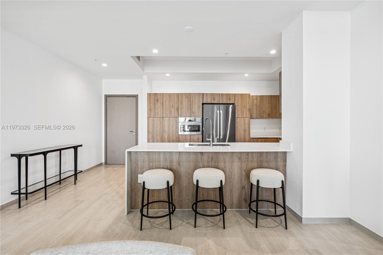 10281 W Bay Harbor Dr PH1