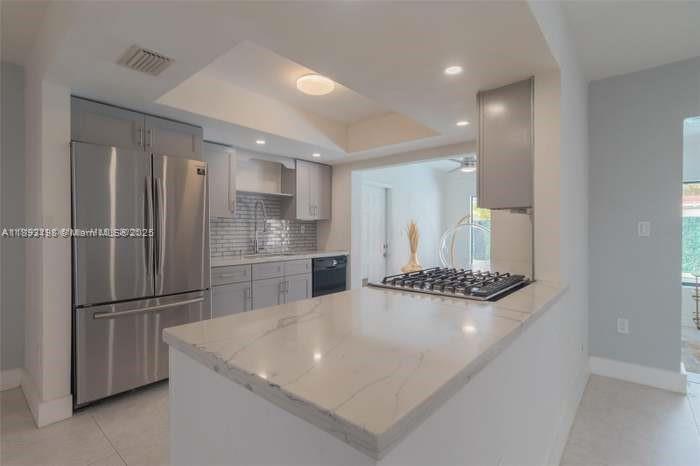 SUNRISE GOLF VILLAGE SEC - Residential