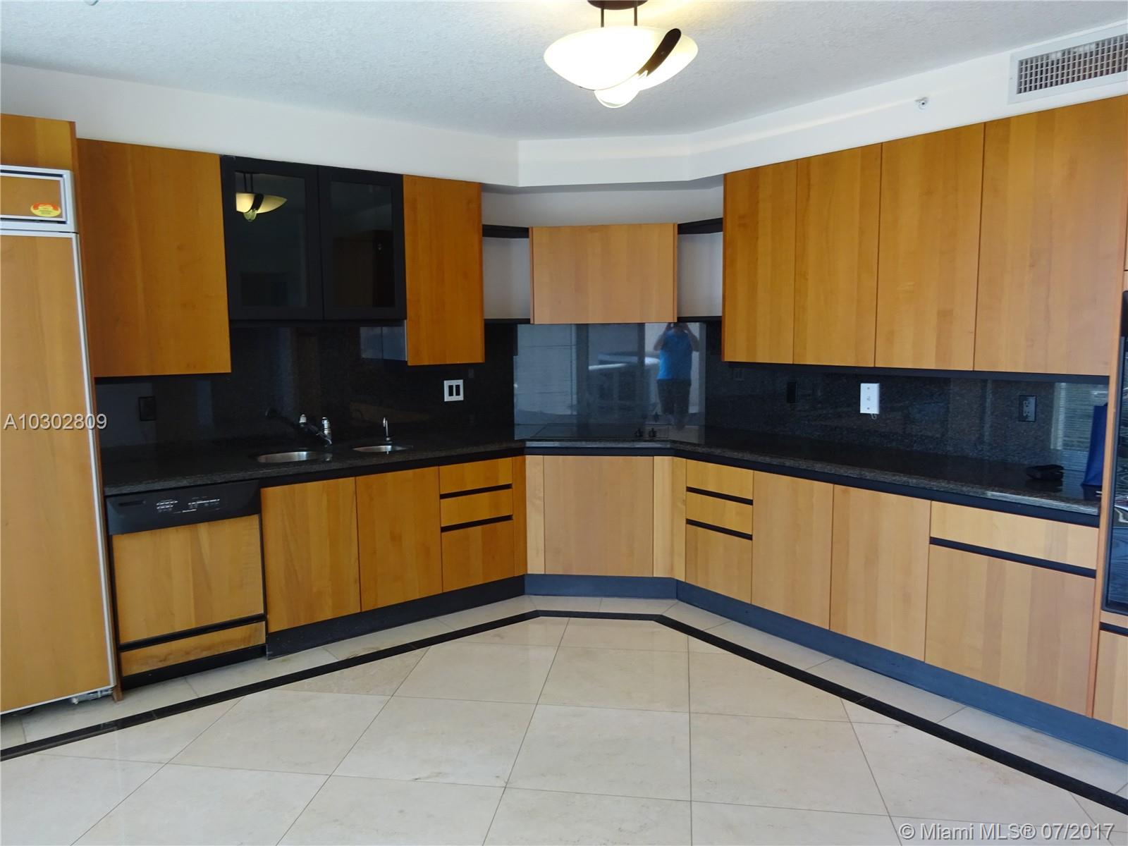 THE PINNACLE CONDO - Residential Lease