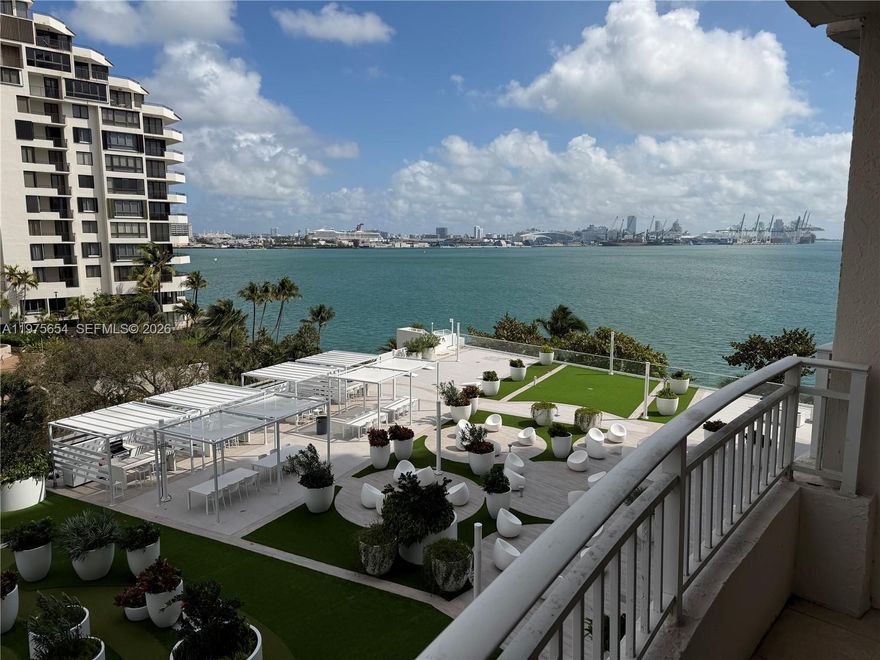 Experience exceptional waterfront living on exclusive Brickell Key Island. This move-in-ready 1-bedroom, 1-bath residence offers breathtaking, unobstructed bay and water views from one of Miami’s most desirable private island communities.
Enjoy resort-style amenities including a fully equipped fitness center, business center, elegant club room, 24-hour concierge, and valet service—delivering comfort, convenience, and security.
Ideally located in the heart of downtown Miami, just minutes from I-95, Miami International Airport, and world-renowned beaches. Walk or take the complimentary trolley to the Brickell Financial District, signature shops, and an impressive selection of local and international fine dining.
The newly completed pool deck renovation showcases upgraded finishes and a distinctive design featuring a brand-new spa, barbecue grills, tennis court, cabanas, and even miniature golf elements—creating a truly elevated lifestyle experience focused on luxury and relaxation.
An outstanding opportunity to own in one of Miami’s premier waterfront communities.