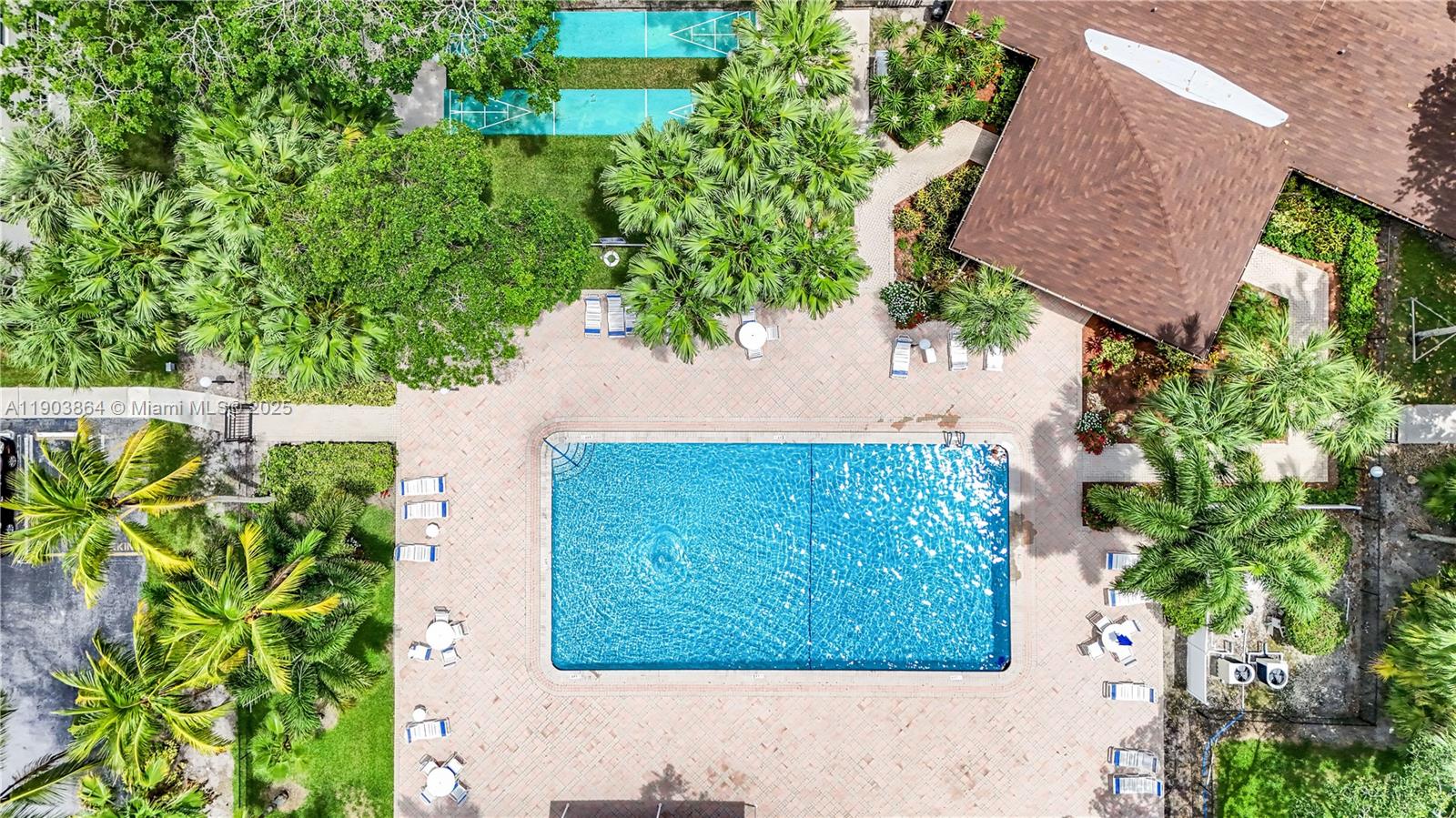 NO 5 PALM-AIRE COUNTRY CL - Residential