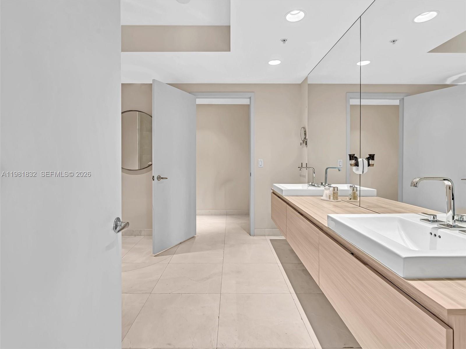 MARINA PALMS RESIDENCES N - Residential Lease
